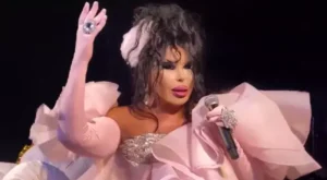 Sahnede Büyük Gerilim! Diva Öyle Bir Patladı ki…