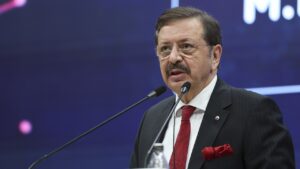 TOBB Başkanı Rifat Hisarcıklıoğlu’ndan bankalara ‘faiz’ çağrısı: Gecikmeden yansıtın