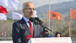 Abdulkadir Uraloğlu duyurdu: Ankara-Niğde Otoyolu’na Uluslararası Yol Federasyonu’ndan ödül