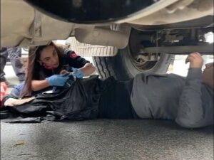 Aydın’da sürücü kamyonun altında kaldı