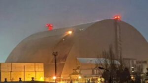 Çernobil’deki koruma kalkanı hasar gördü