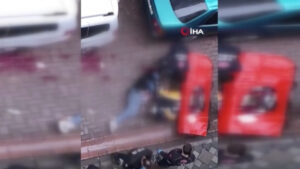 İstanbul’da taksici evinin önünde bıçaklanarak hayatını kaybetti