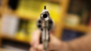 İstanbul’da temizlik görevlisi hastaneye silahla girdi