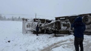 Kar yağışı kazayı beraberinde getirdi!