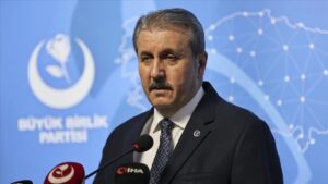 Mustafa Destici’den Gülben Ergen’e tepki