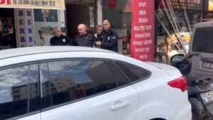 Rusya vatandaşı sokakta çıplak dolaştı: Gözaltına alındı