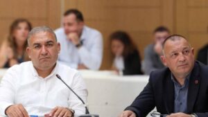 Şile Belediyesinin tutuklu CHP’li meclis üyeleri görevlerinden istifa etti