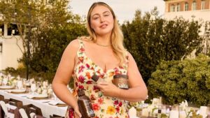 Iskra Lawrence’tan çarpıcı itiraf: “Doğumdan sonra sözleşmem yenilenmedi”