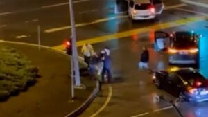 Samsun’da kavşak dehşeti: 3 kişi 1 sürücüyü darbetti, bıçak çekildi