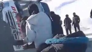 Yolcu otobüsü devrildi: Çok sayıda yaralı var